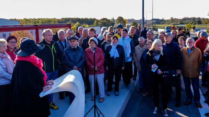 Kurze Rede der Baubürgermeisterin Dubrau bei der Eröffnung der Landsberger Brücke.